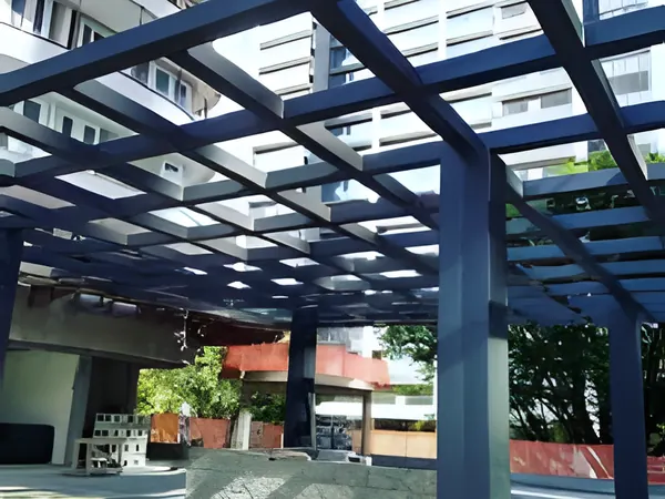 Cobertura com estrutura metálica no Itaim